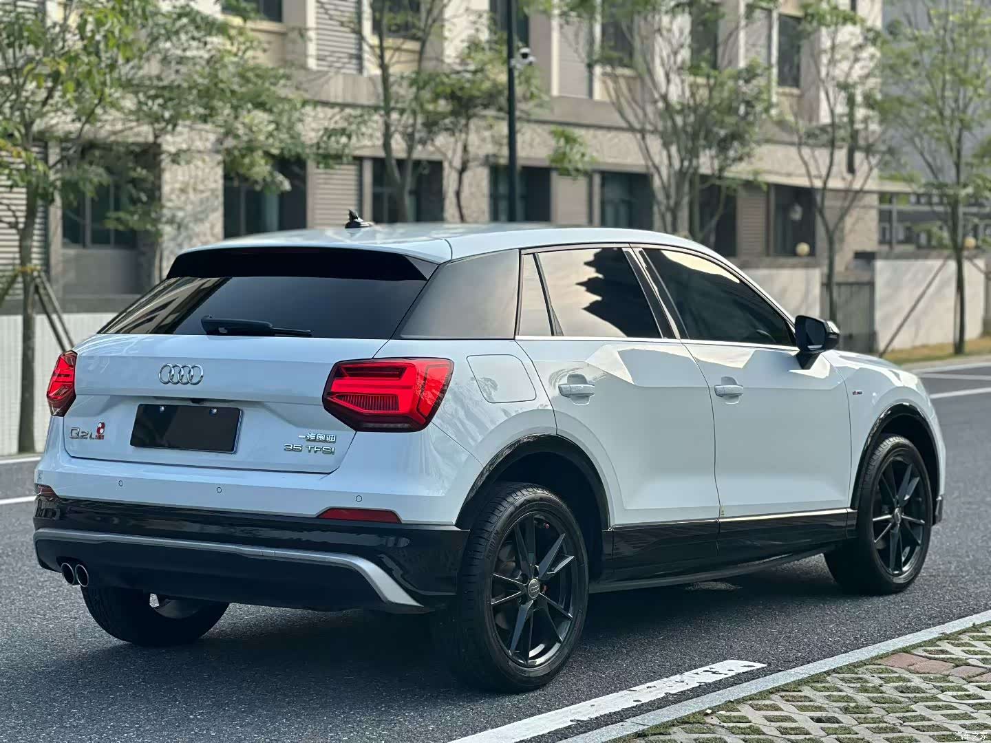 Audi Q2L, 2020 8
