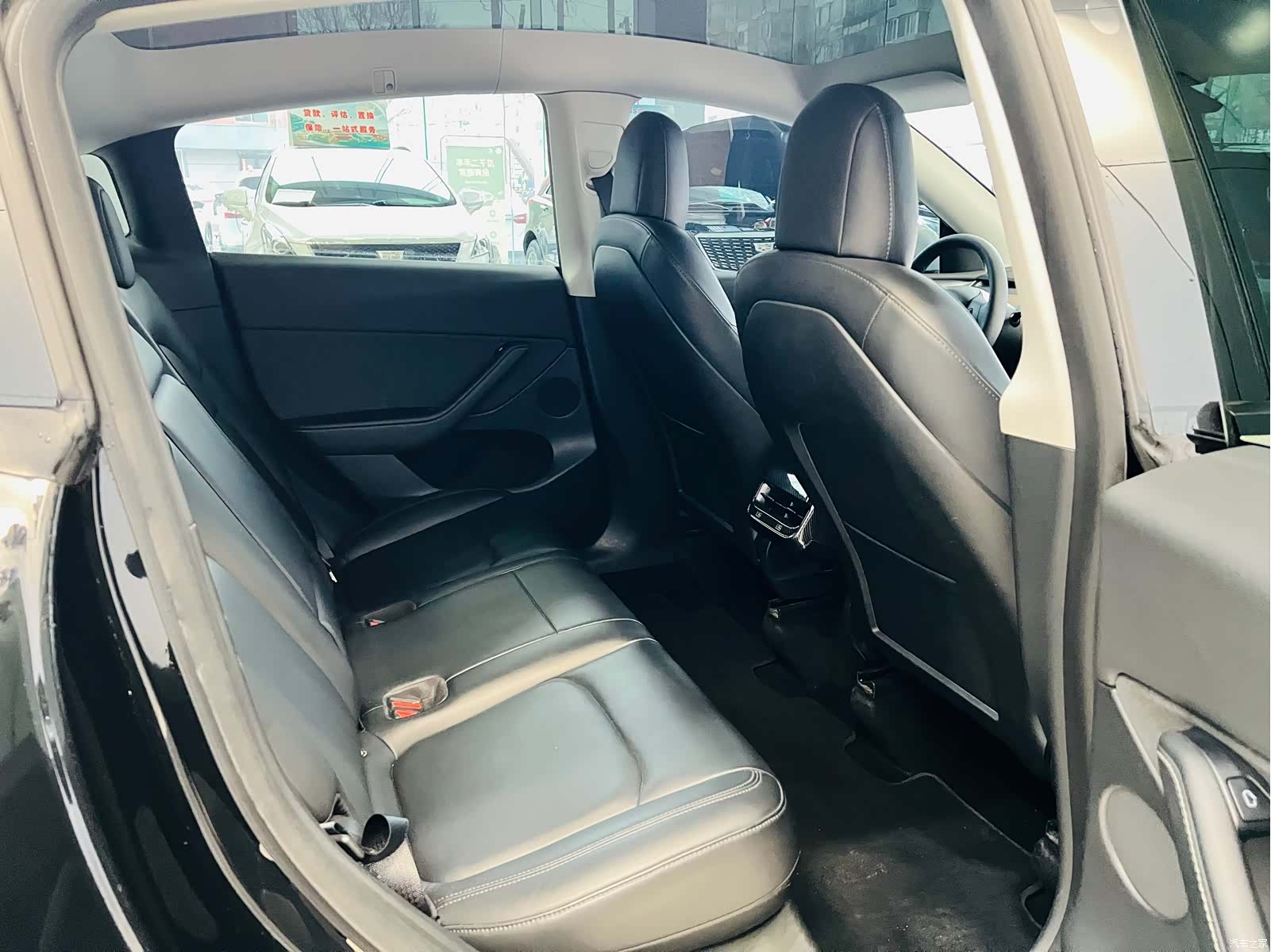 Tesla Model Y, 2021 11