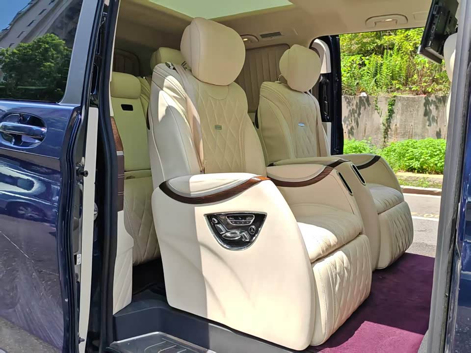 Mercedes-Benz V-class