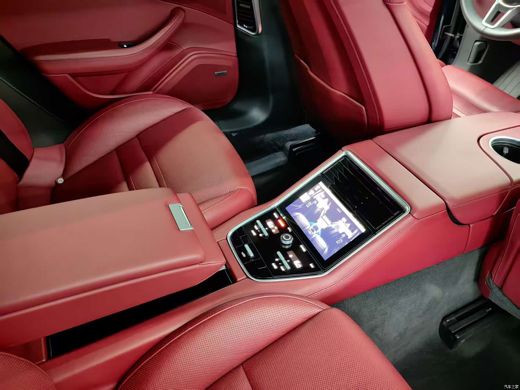 Porsche Panamera, 2018 13