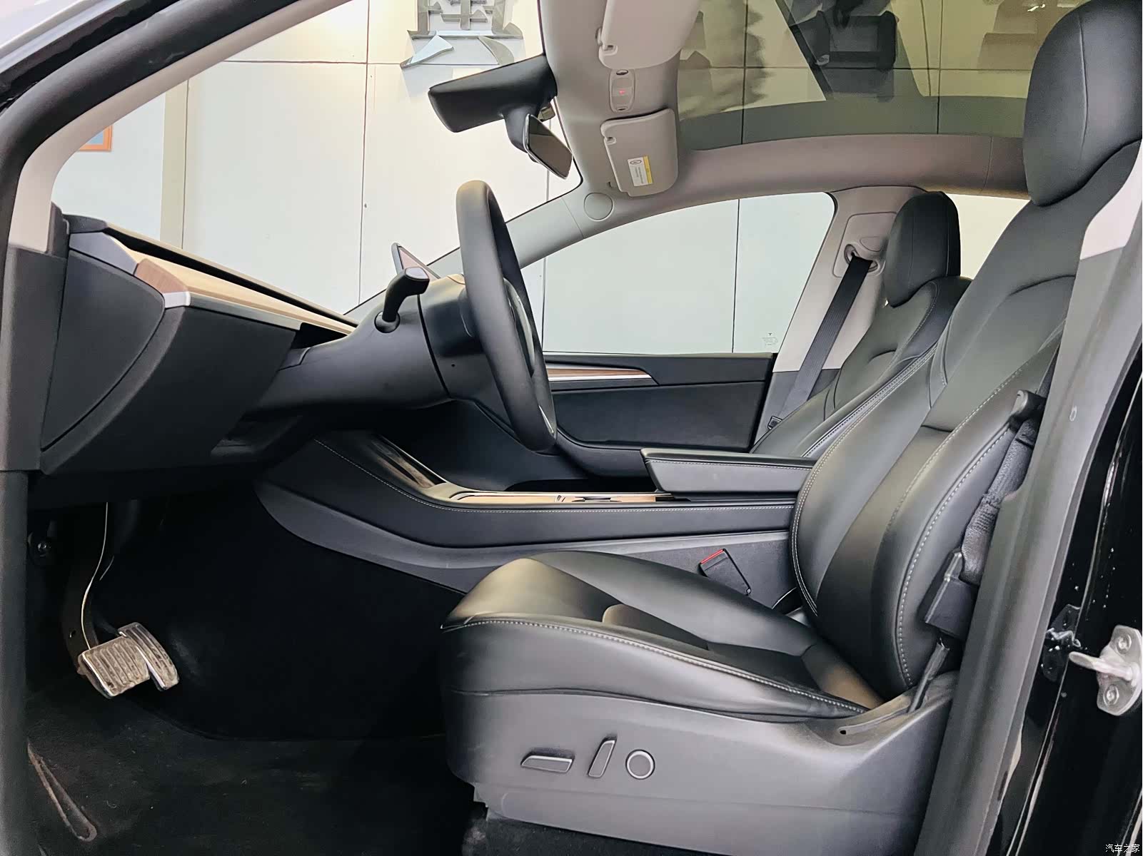 Tesla Model Y, 2021 10