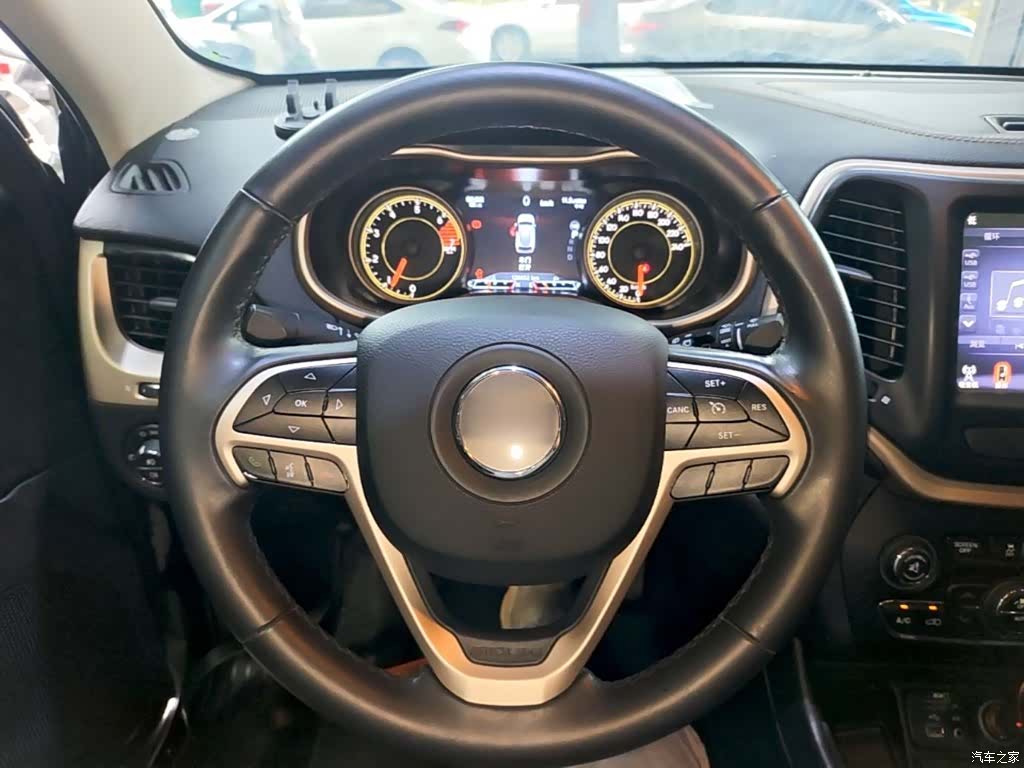 Jeep Cherokee, 2019 11