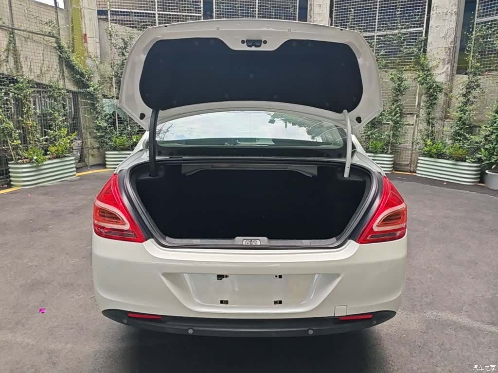 Peugeot 308, 2015 19