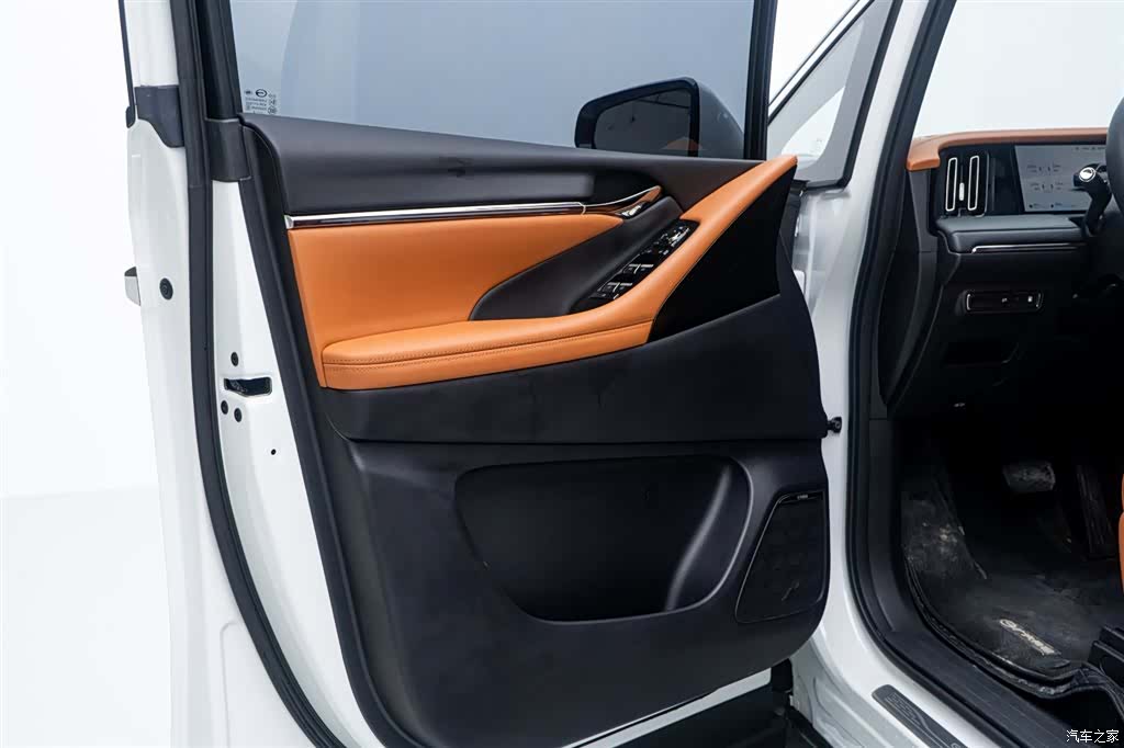 Trumpchi M8, 2025 16