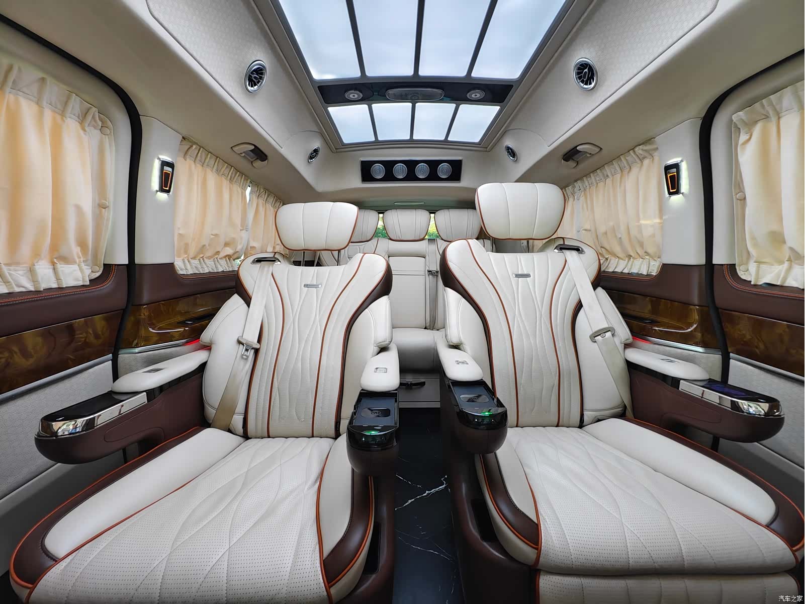 Mercedes-Benz V-Class, 2020 17