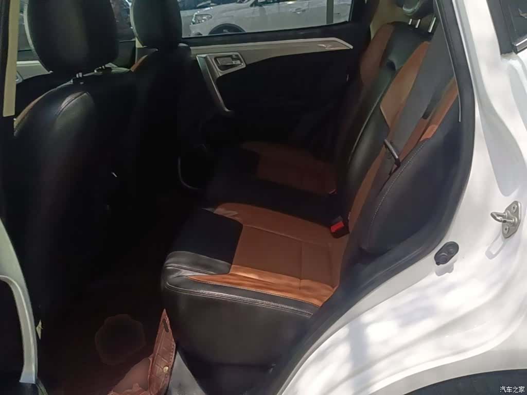 Geely X6, 2017 13