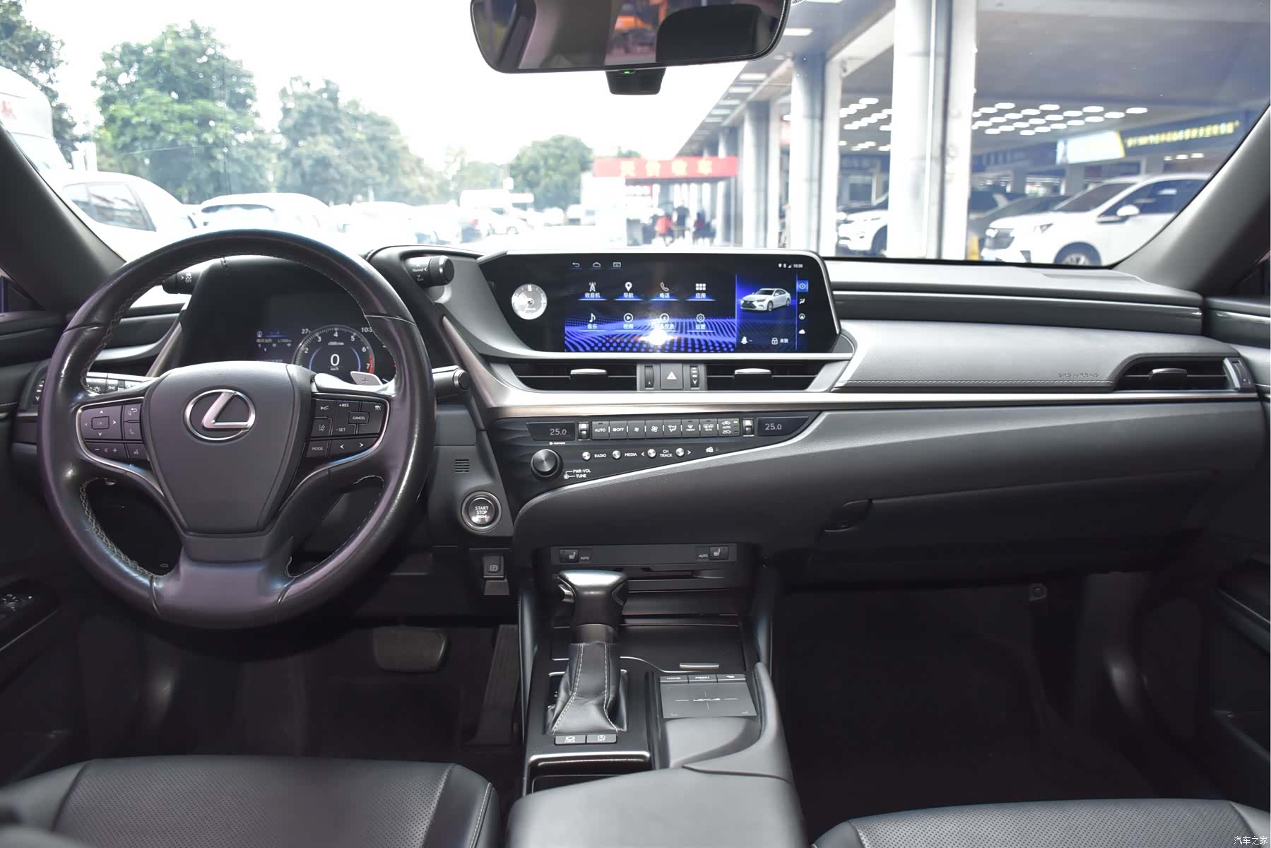 Lexus ES, 2019 10