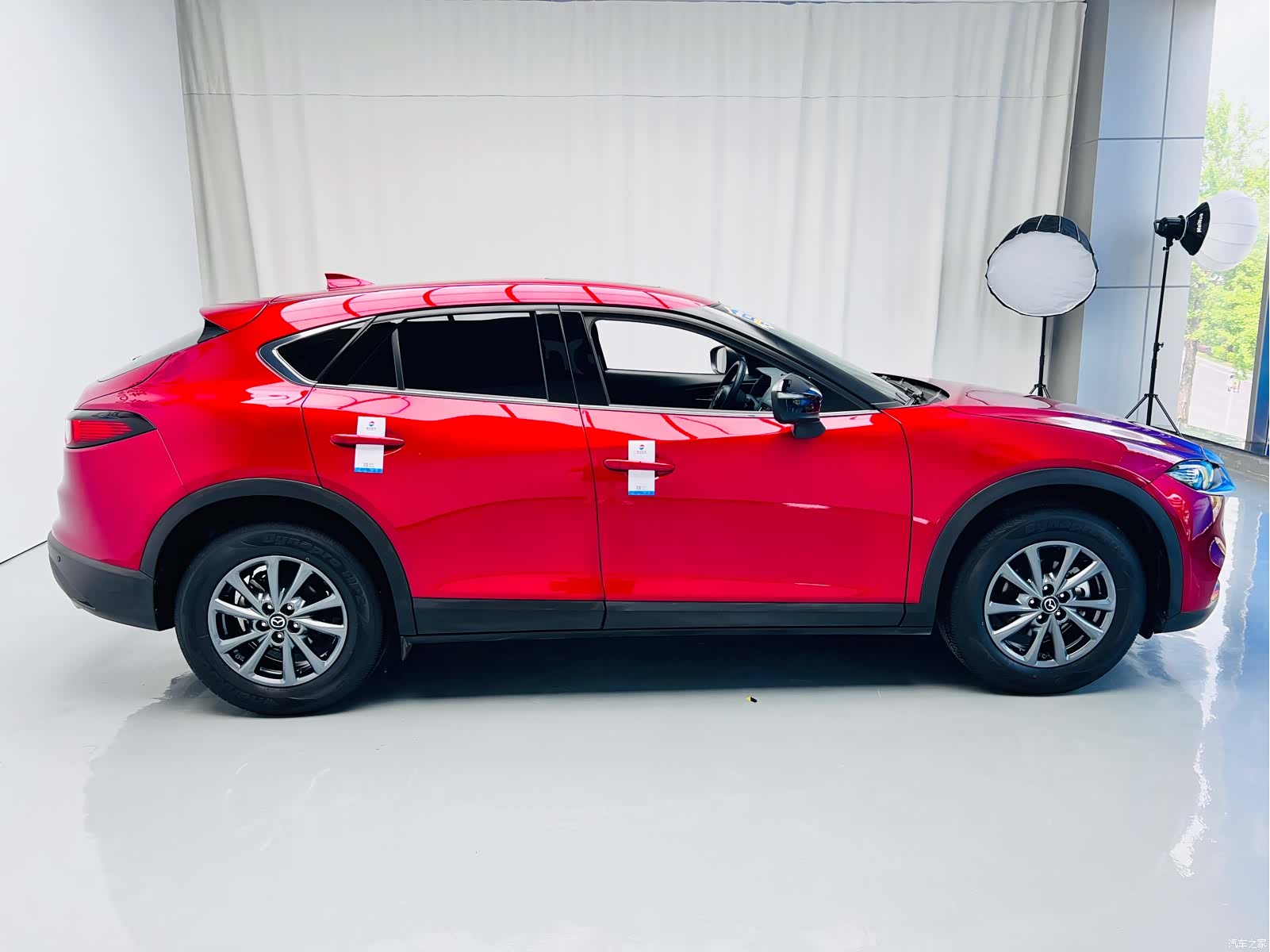 Mazda CX-4, 2023 все фото