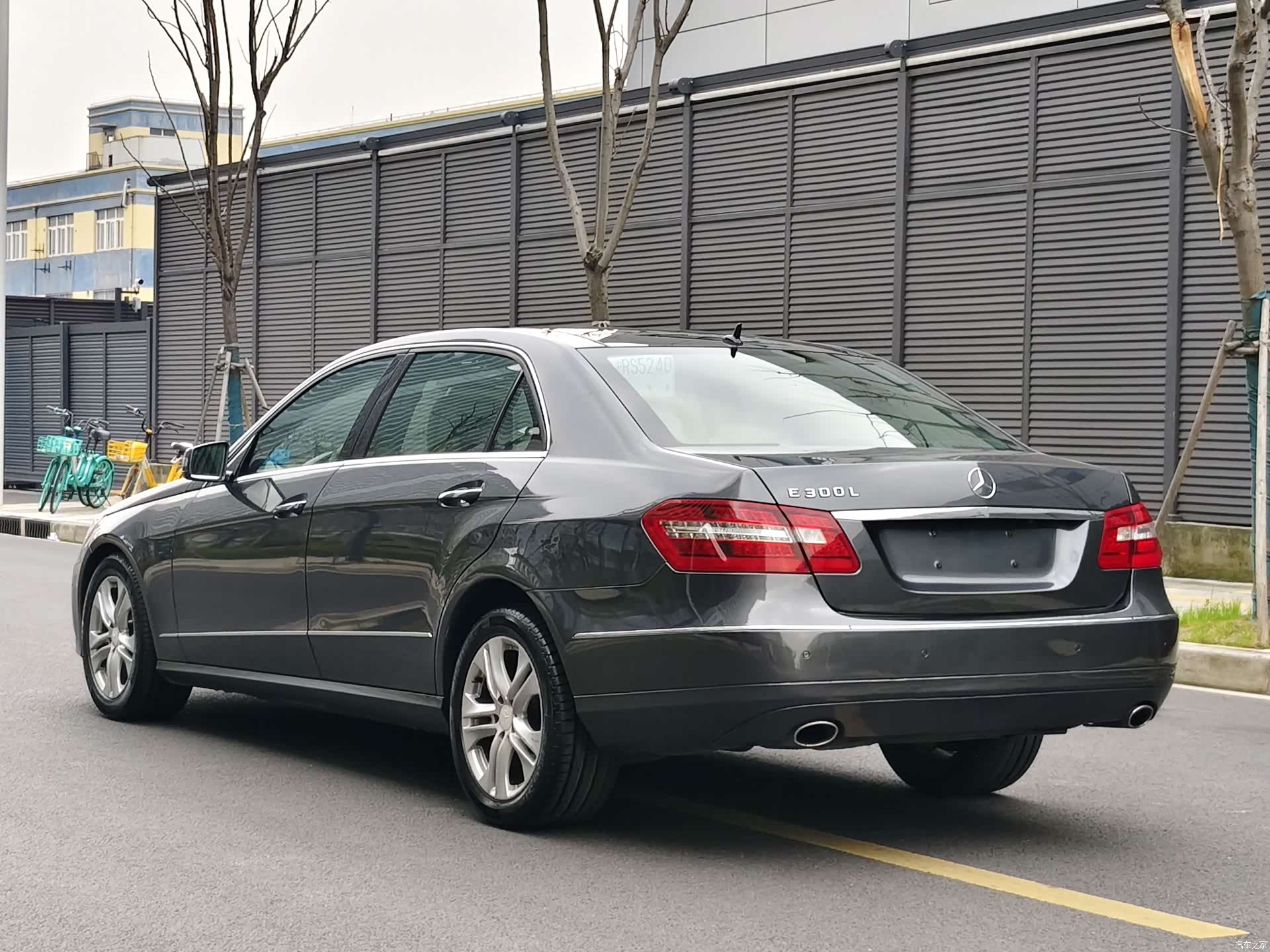 Mercedes-Benz E-Class, 2011 6