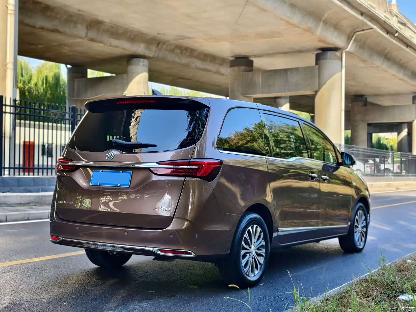 Buick GL8, 2022 9
