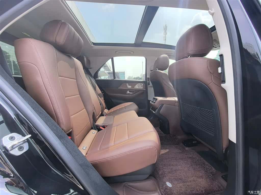 Mercedes-Benz GLE, 2024 13