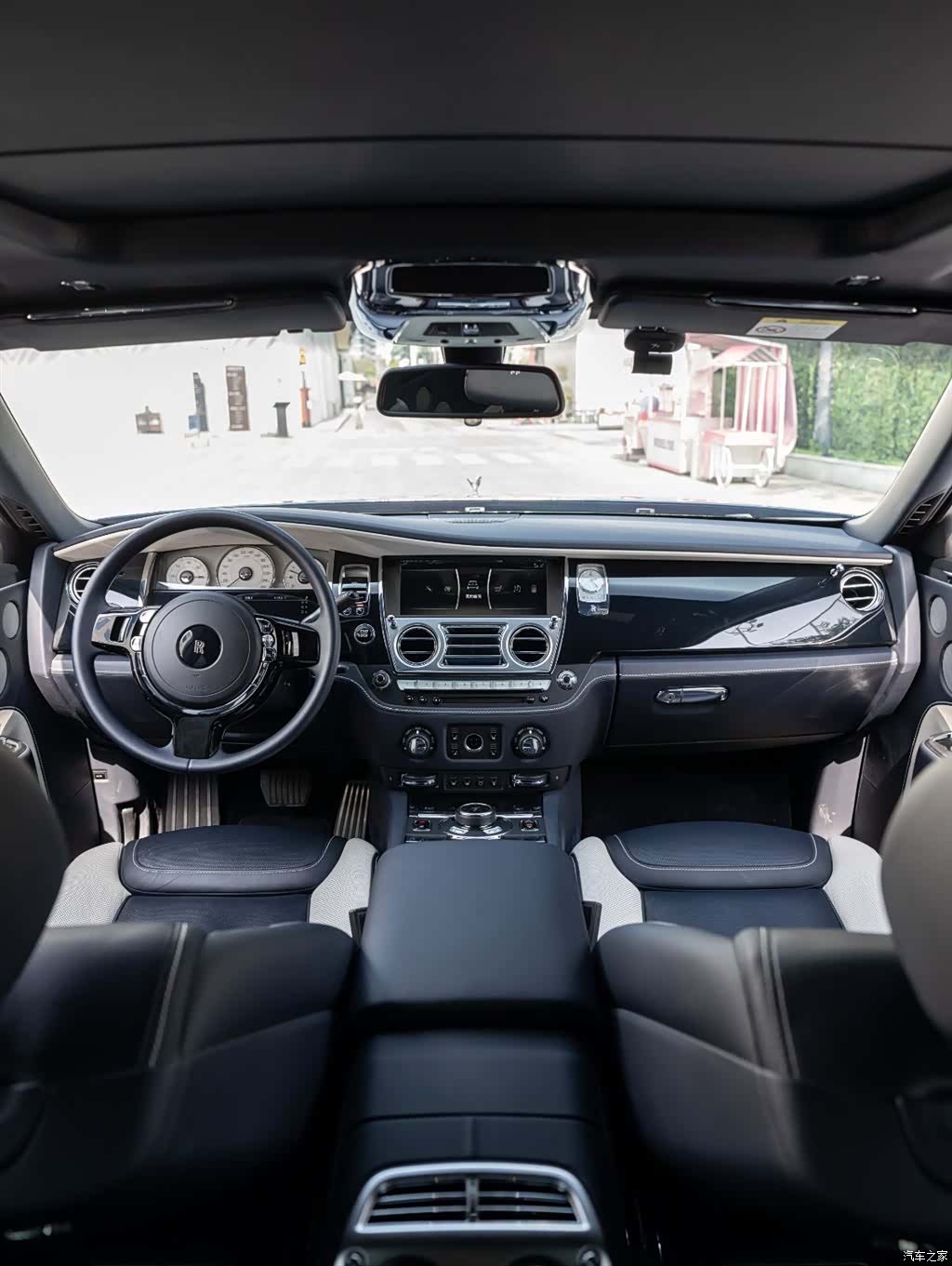 Rolls-Royce Ghost, 2019 11