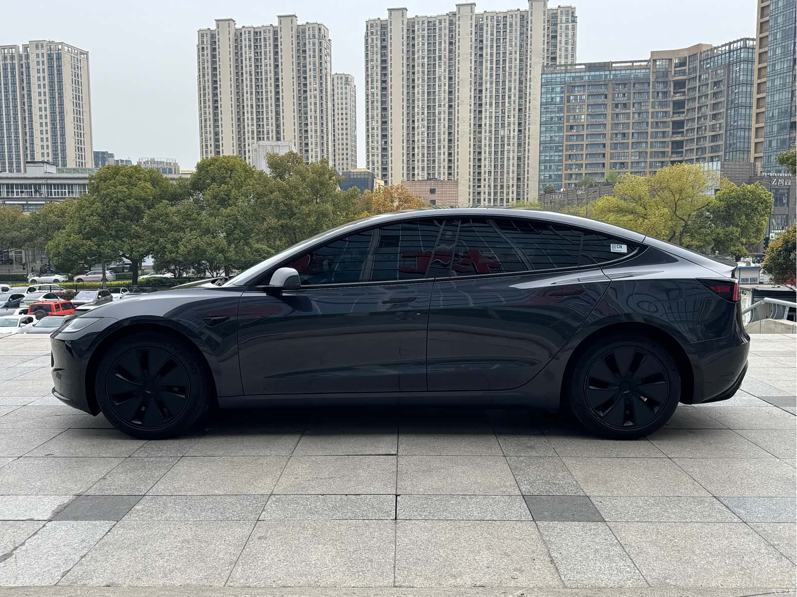 Tesla Model 3, 2025 3