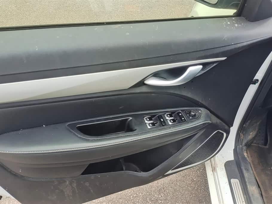 Geely Emgrand Geely Emgrand