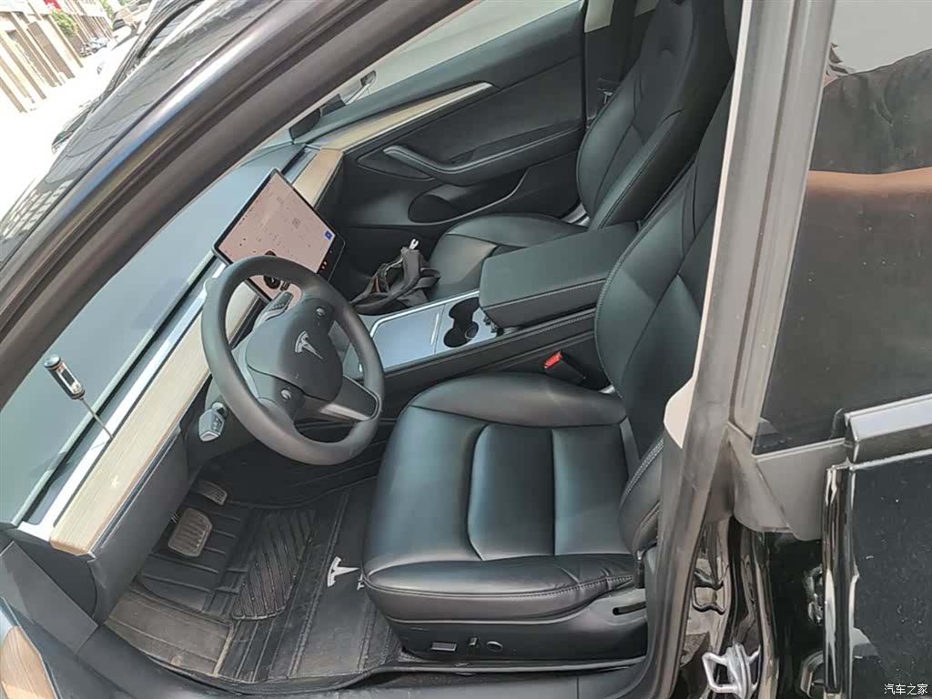 Tesla Model 3, 2023 15