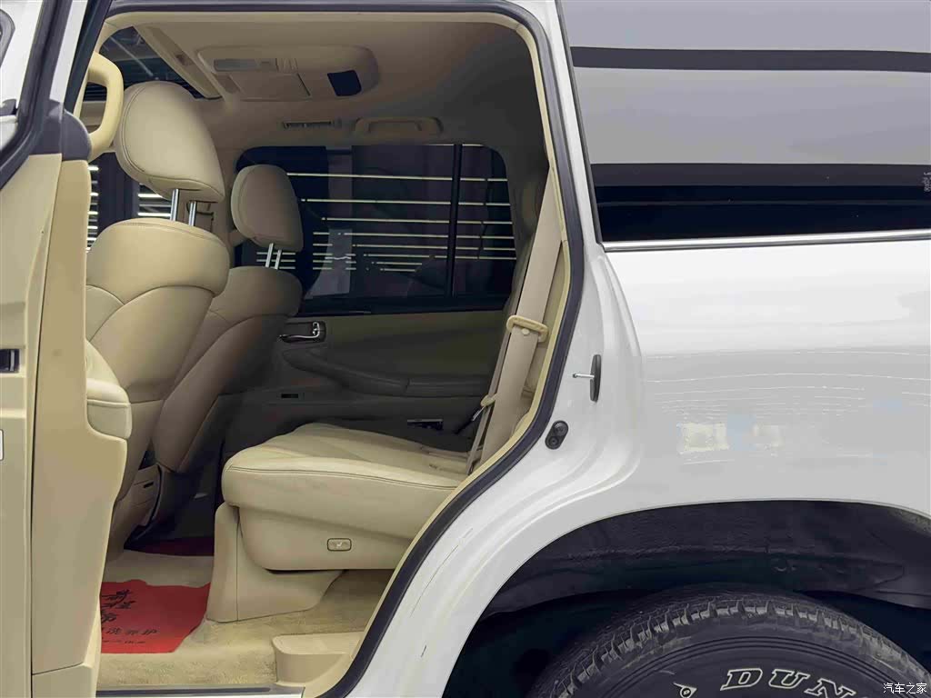 Lexus LX, 2011 7