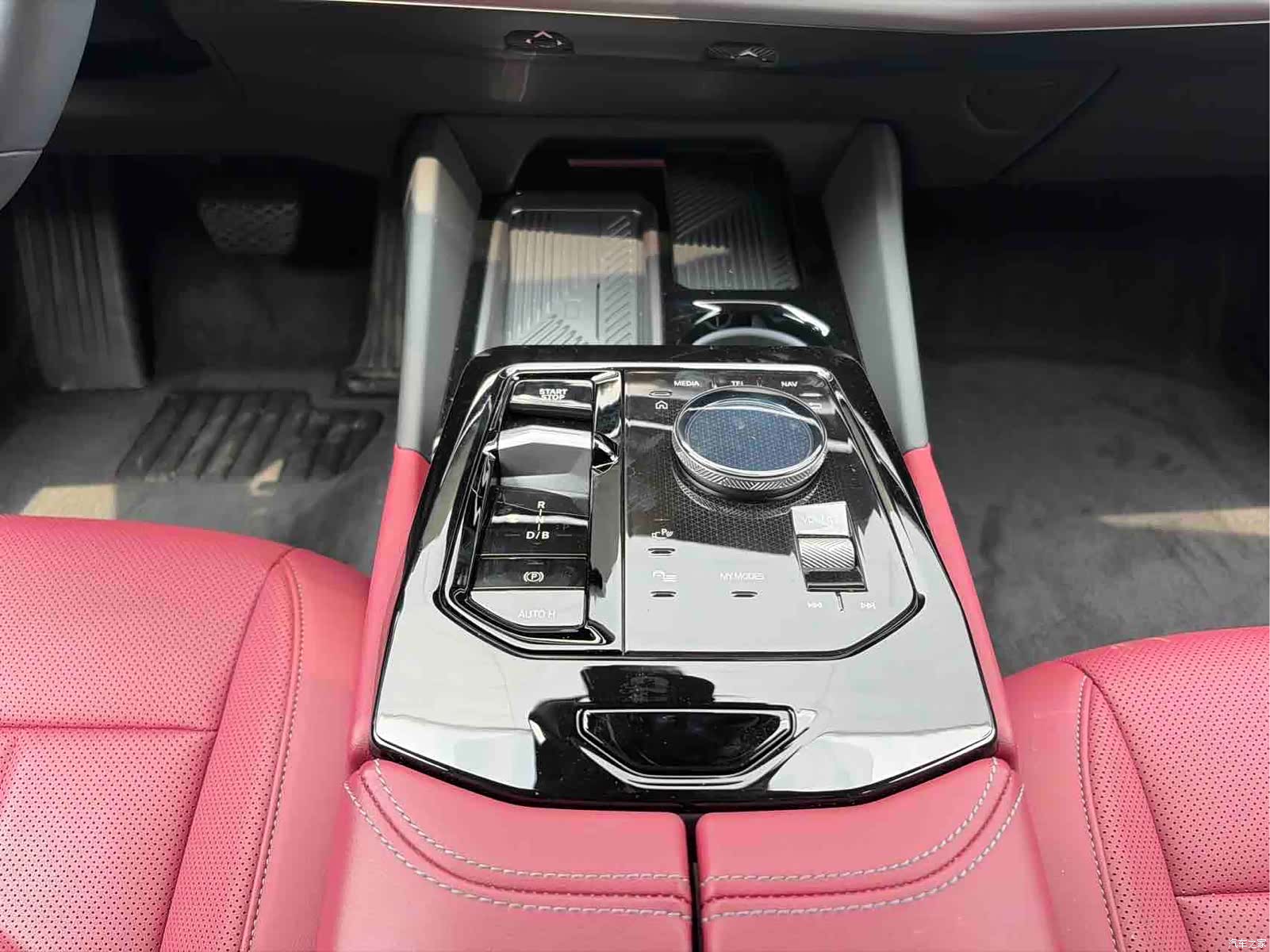 BMW i5, 2025 12