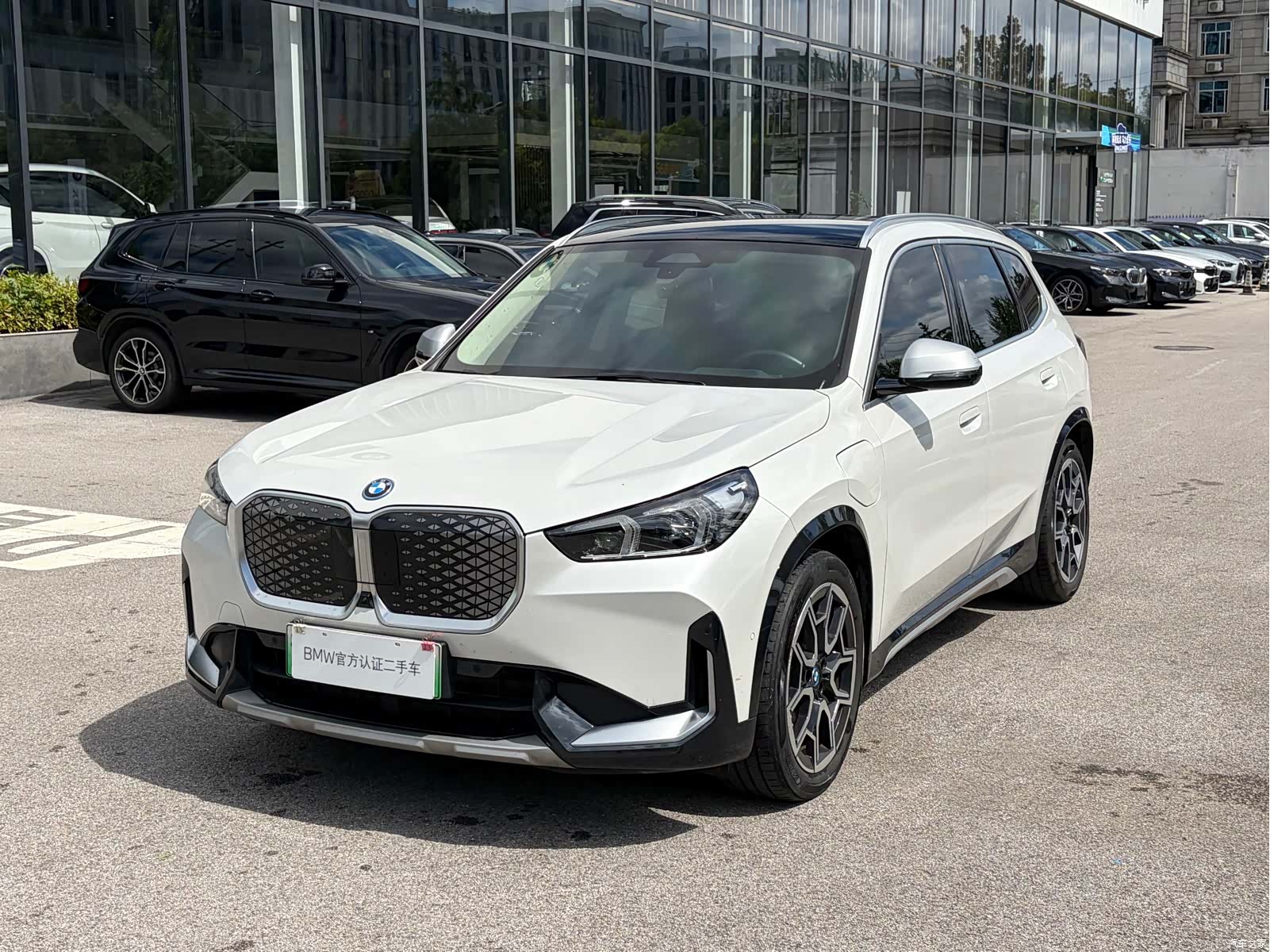 BMW iX1, 2023 1