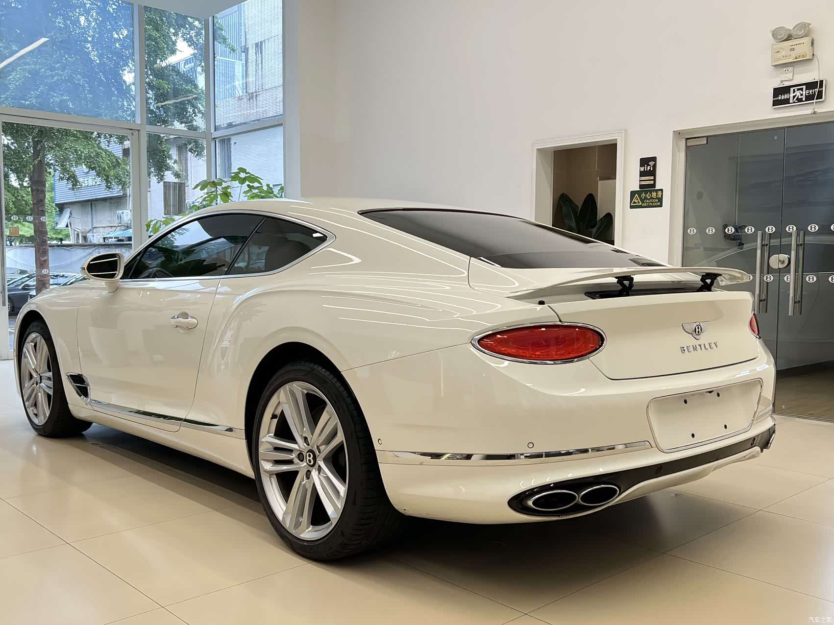 Bentley Continental GT, 2024 все фото