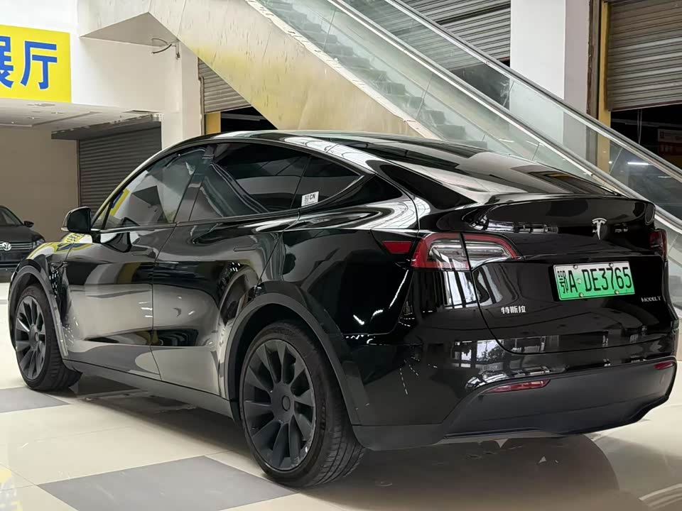 Tesla Model Y Tesla Model Y