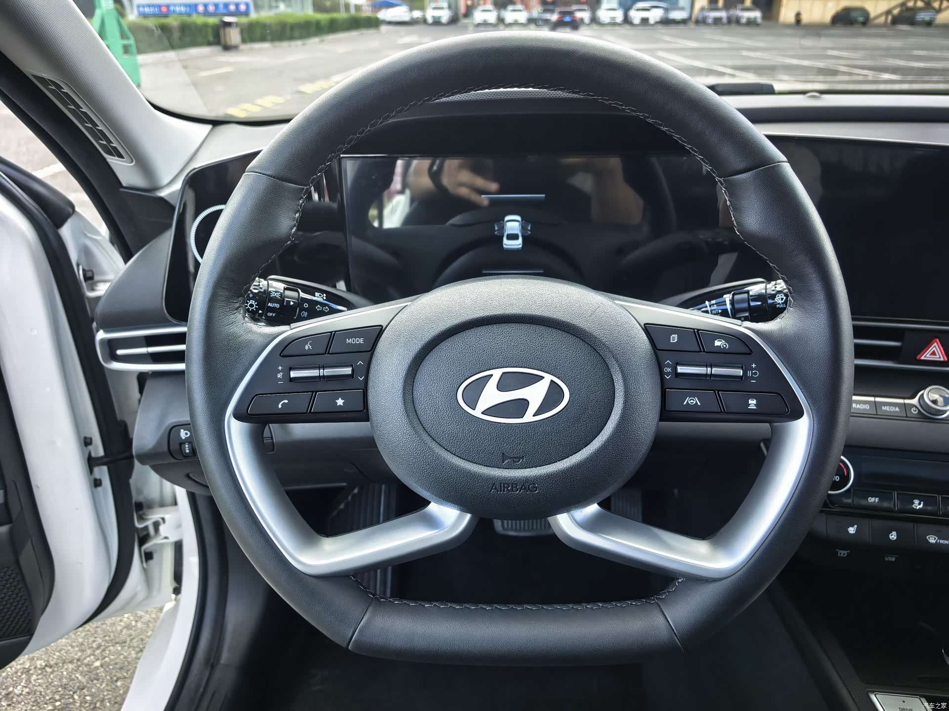 Hyundai Elantra, 2023 11