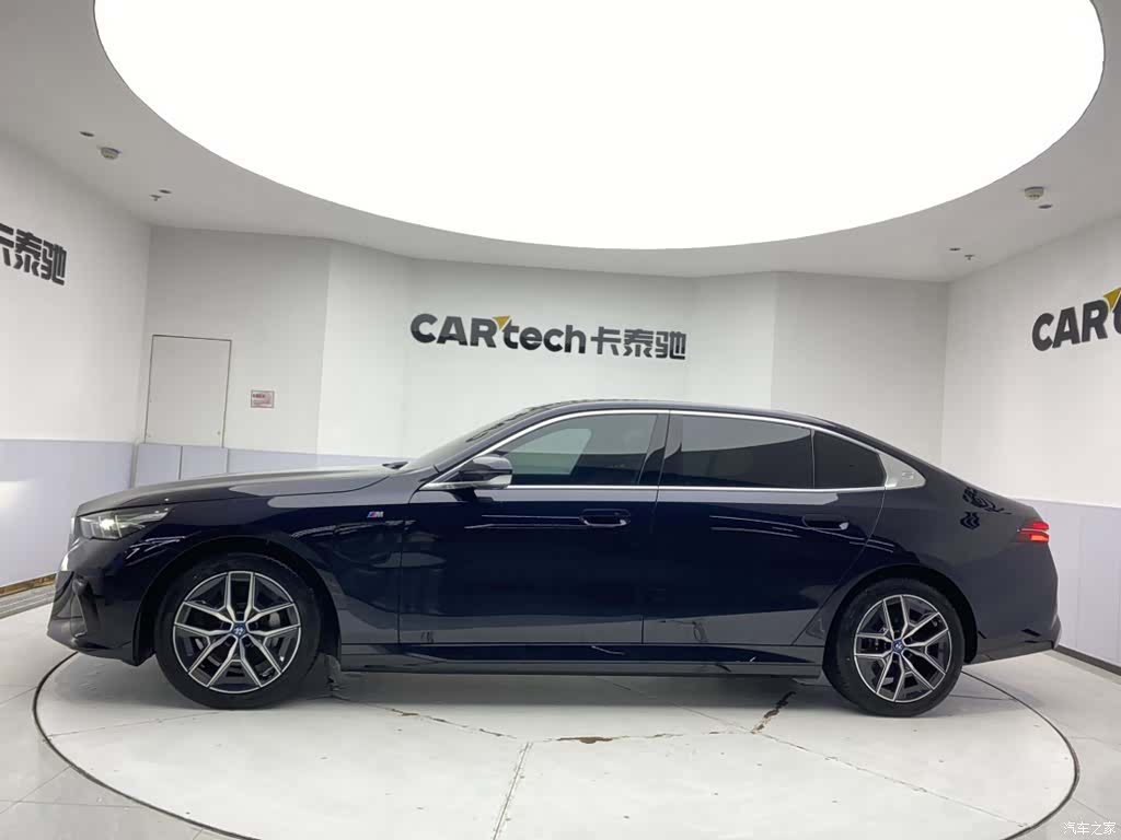 BMW i5, 2025 8