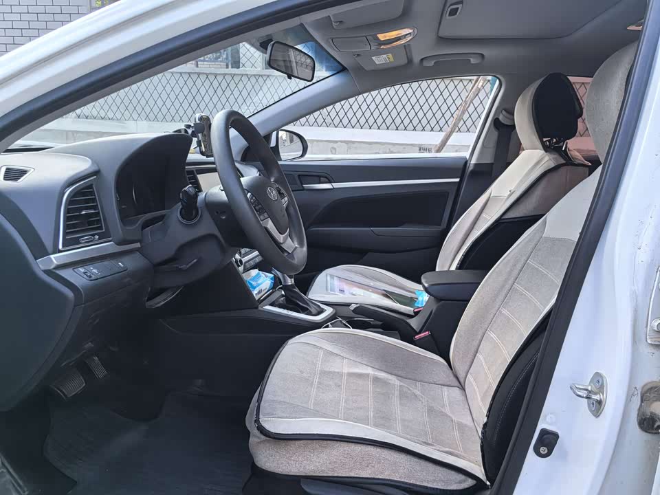 Hyundai Lead Hyundai Lead