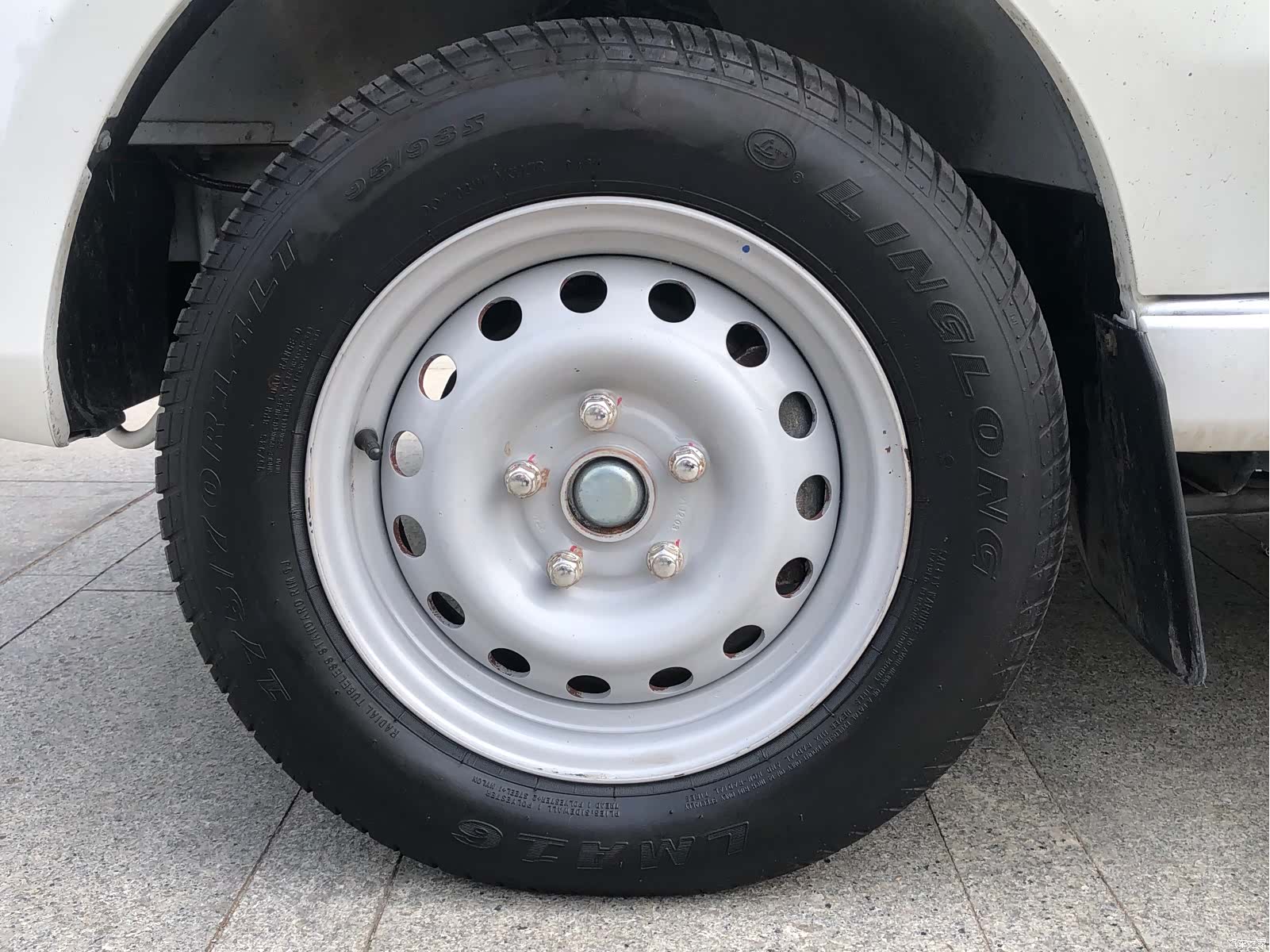 Geely E5, 2022 10
