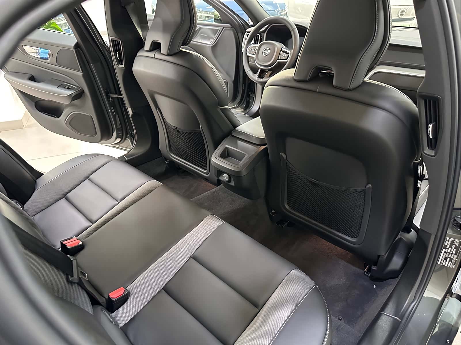 Volvo S60, 1900 17