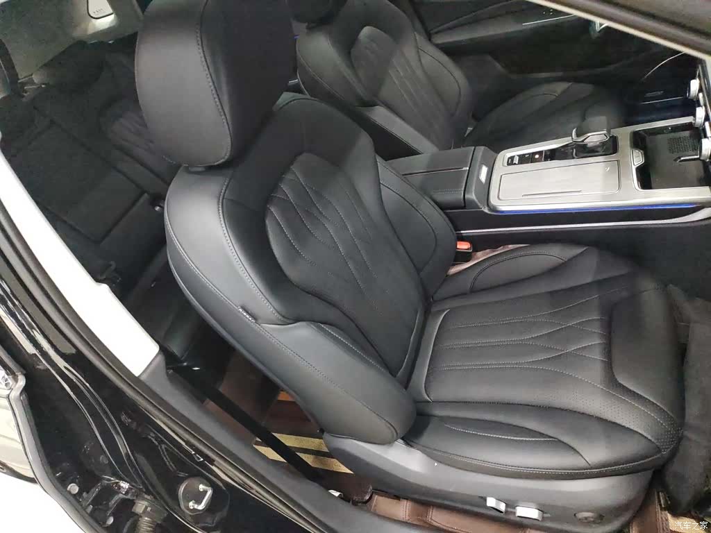 Hongqi HS5, 2025 20