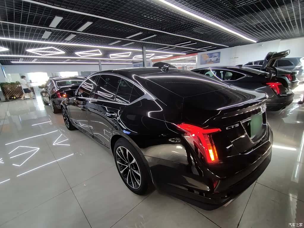 Cadillac CT5, 2023 все фото