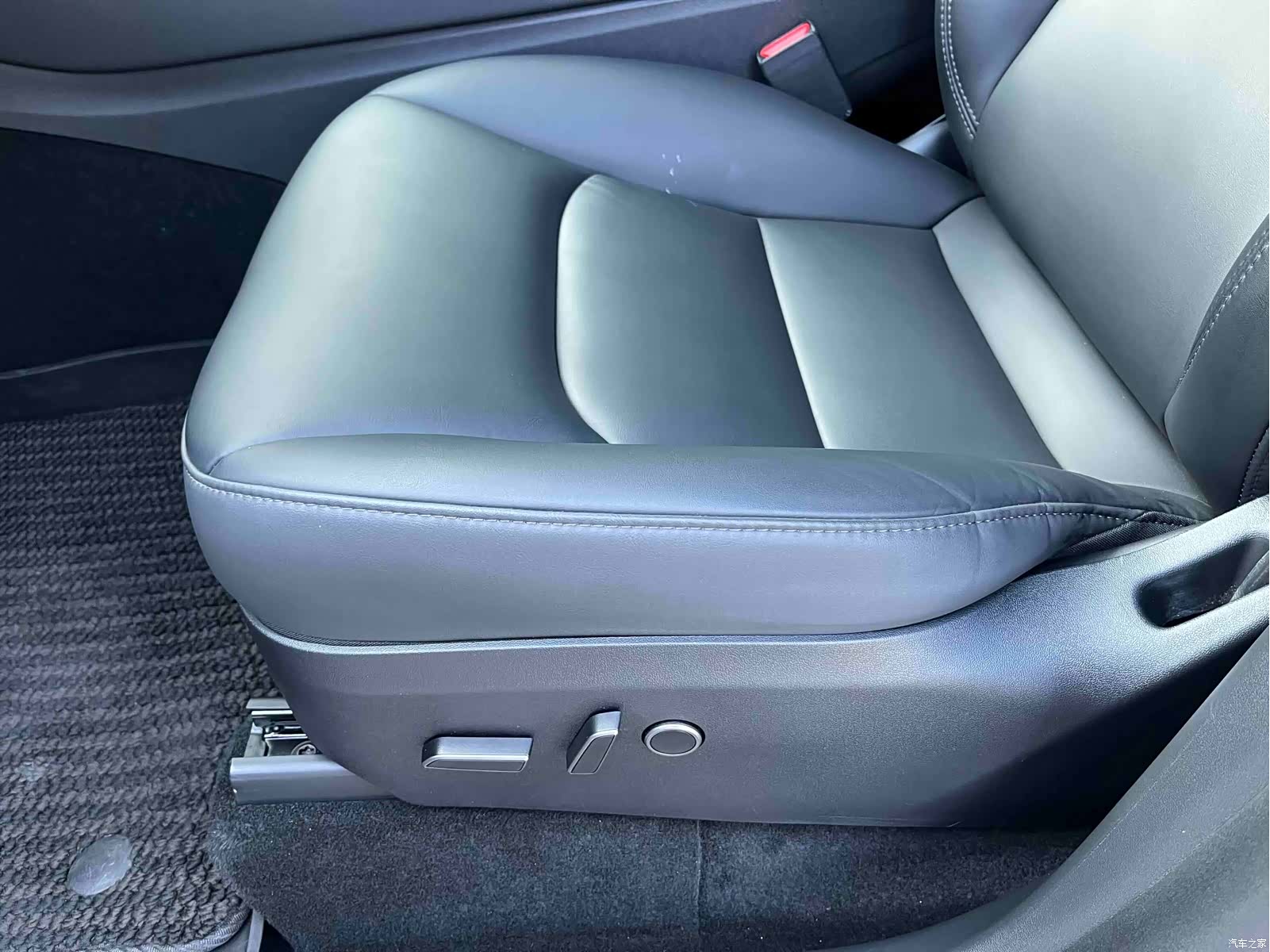 Tesla Model Y, 2024 10