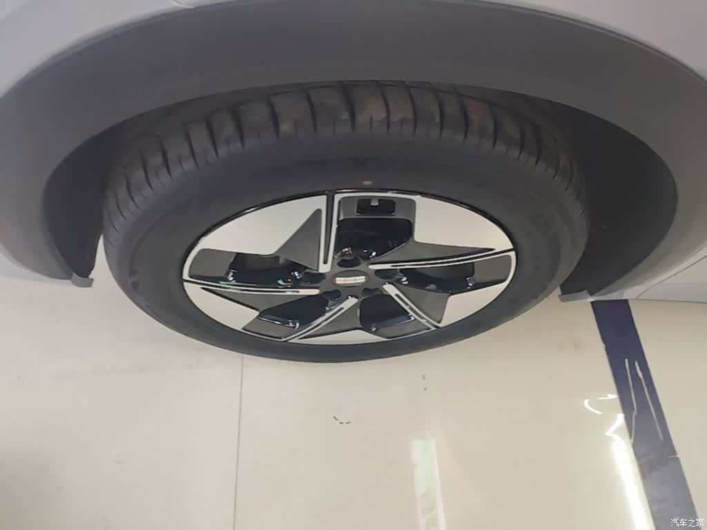 Geely Galaxy E5, 2025 23