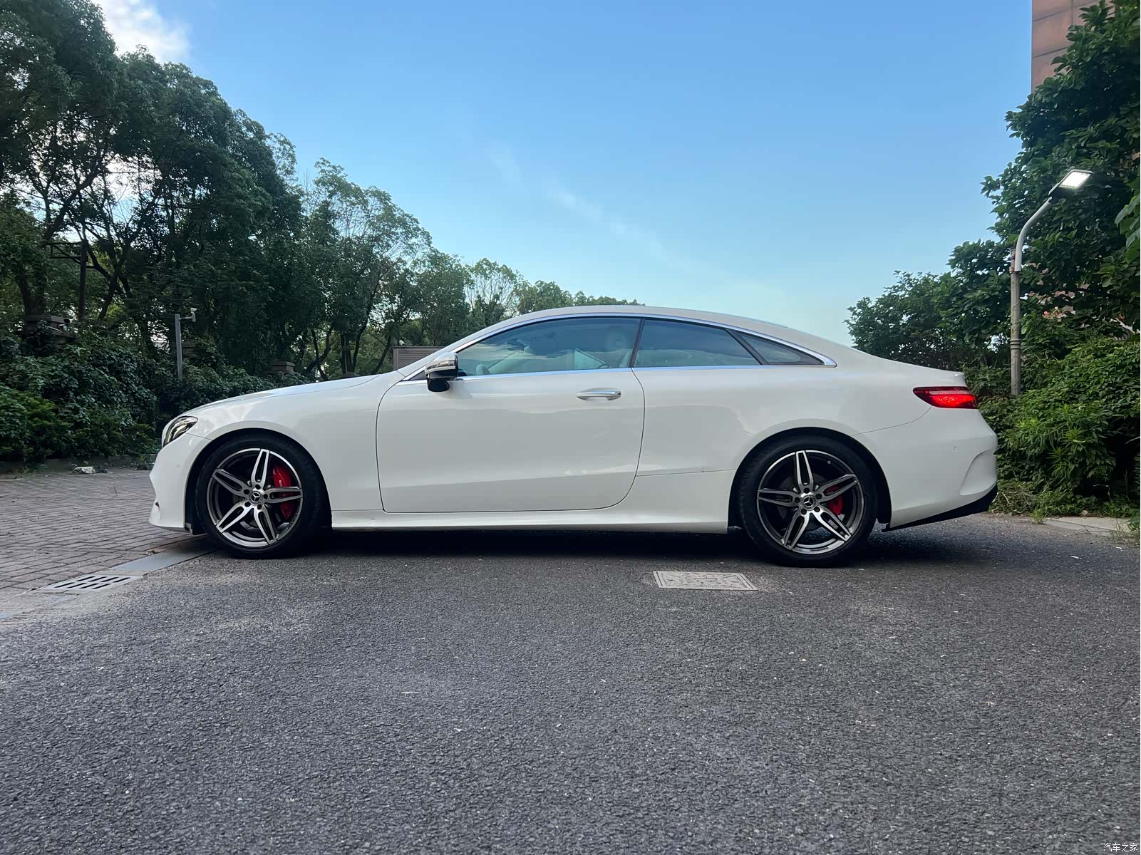 Mercedes-Benz E-Class, 2020 4