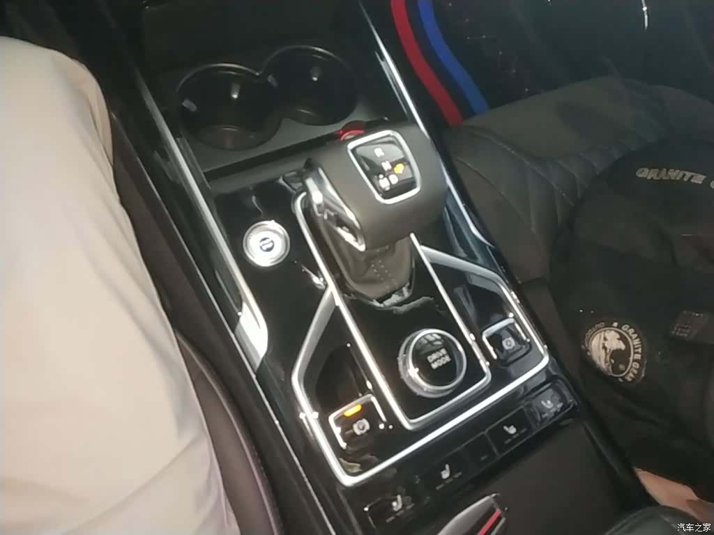 Hongqi HS5, 2022 14
