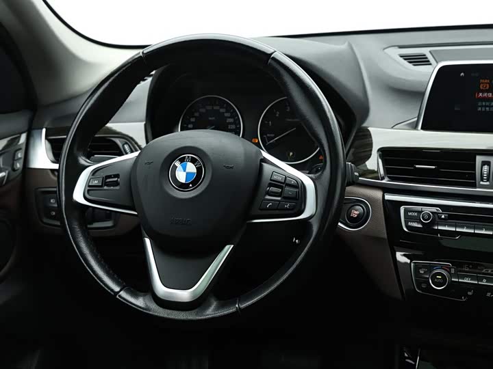 BMW X1 xin neng yuan 2018 xDrive25Le Люкс