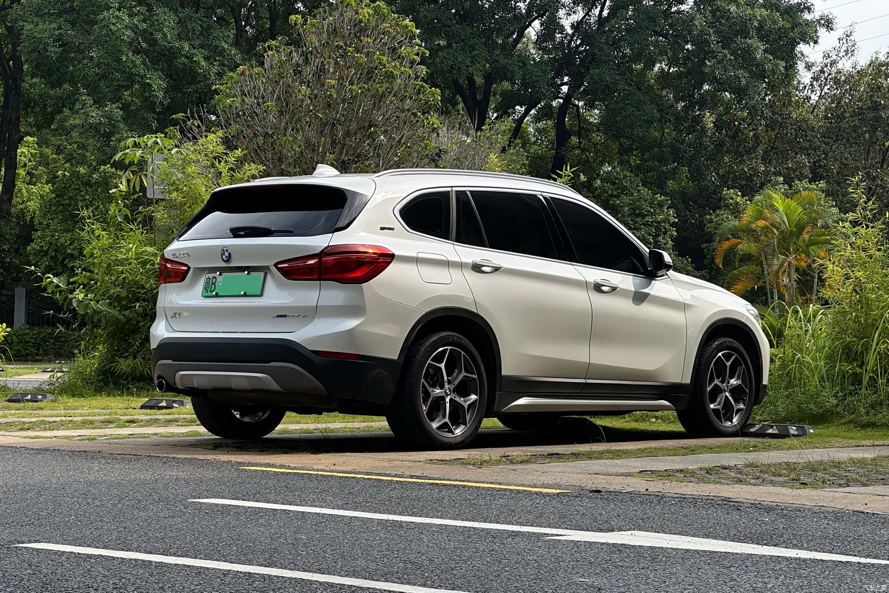 BMW X1, 2018 все фото