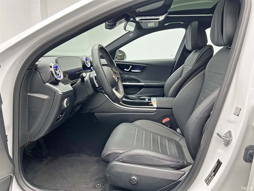 Mercedes-Benz C-Class, 2023 15