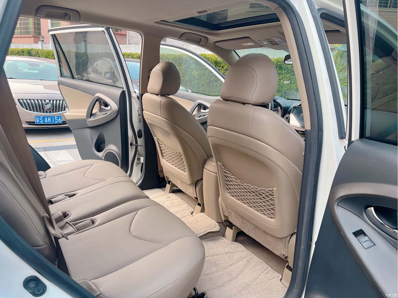 Toyota RAV4, 2013 9