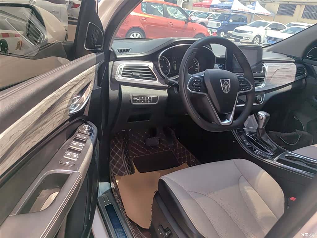 Wuling 730, 2018 16