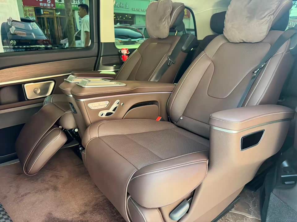 Mercedes-Benz V-class