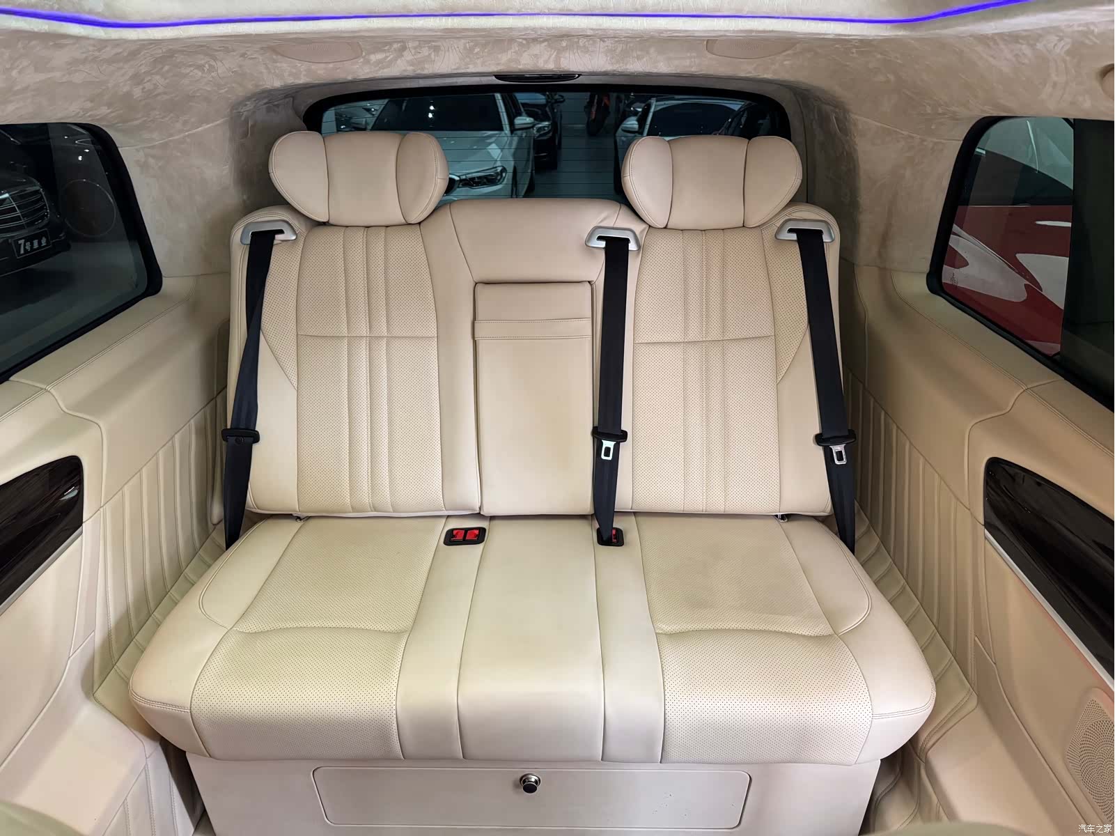 Mercedes-Benz V-Class, 2021 10