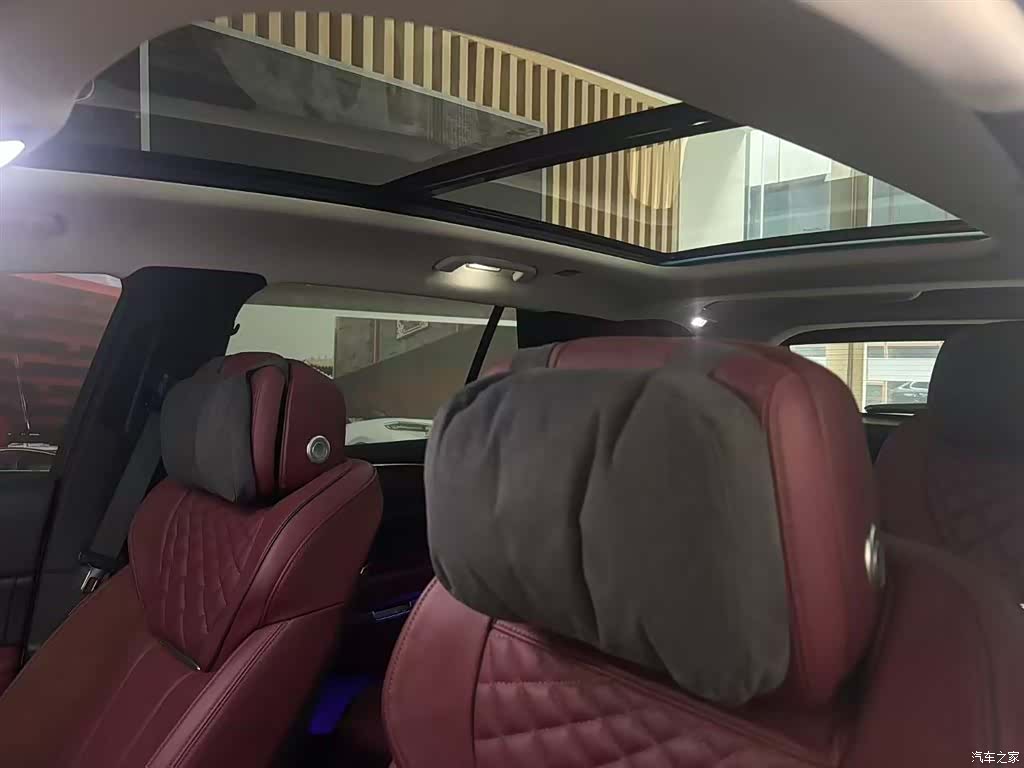 Hongqi E-HS9, 2023 9