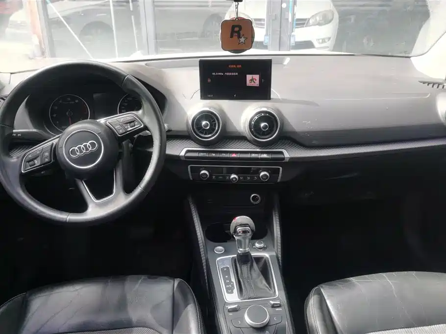 Audi Q2L