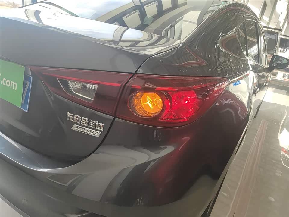 Mazda 3 Angkesaila