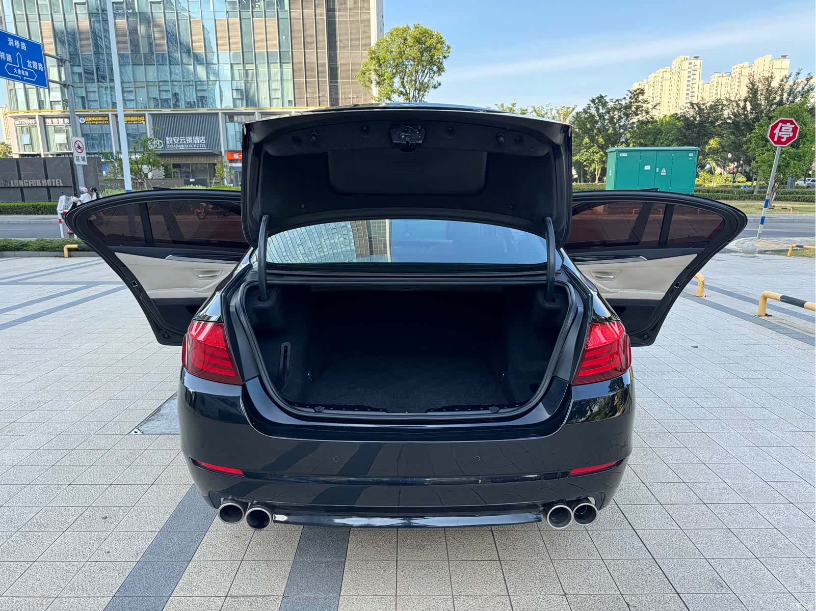 BMW 5 Series, 2011 10