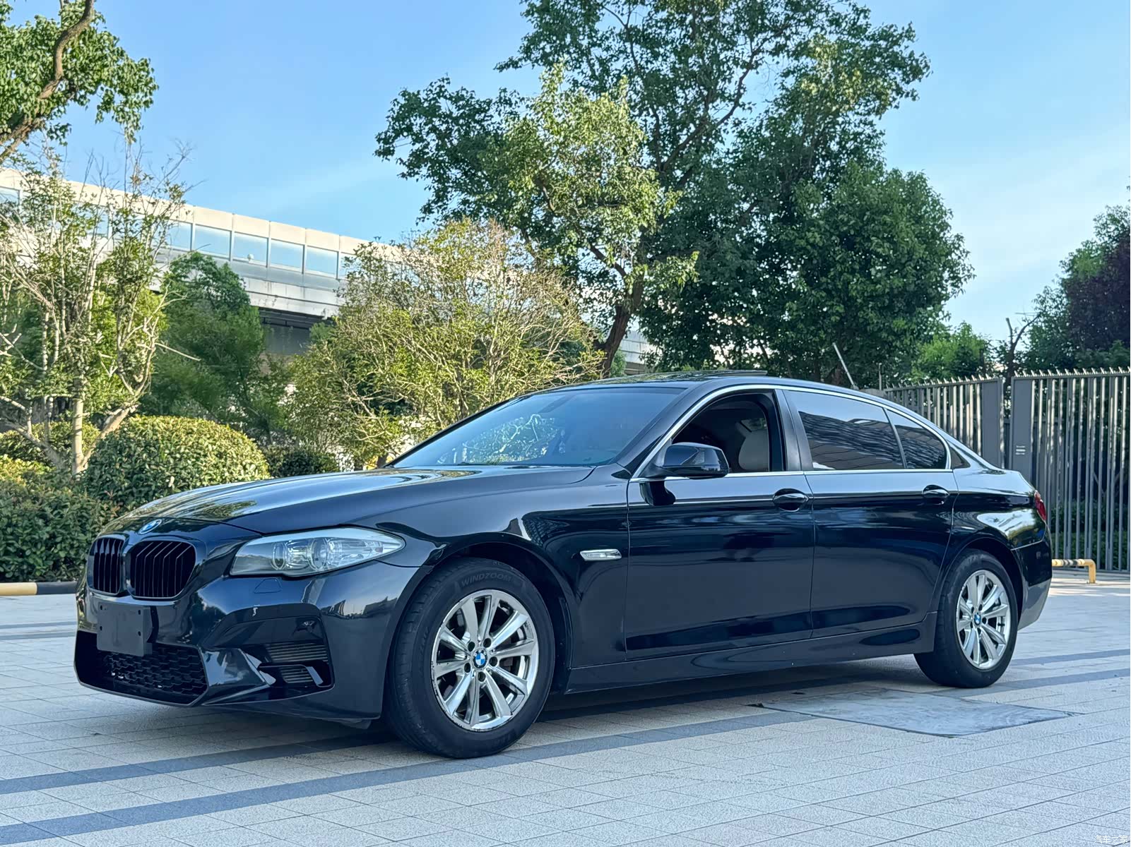 BMW 5 Series, 2011 1