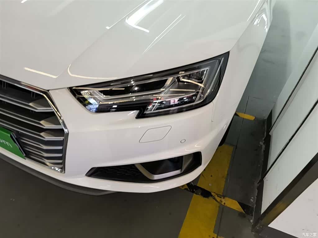 Audi A4L, 2019 24