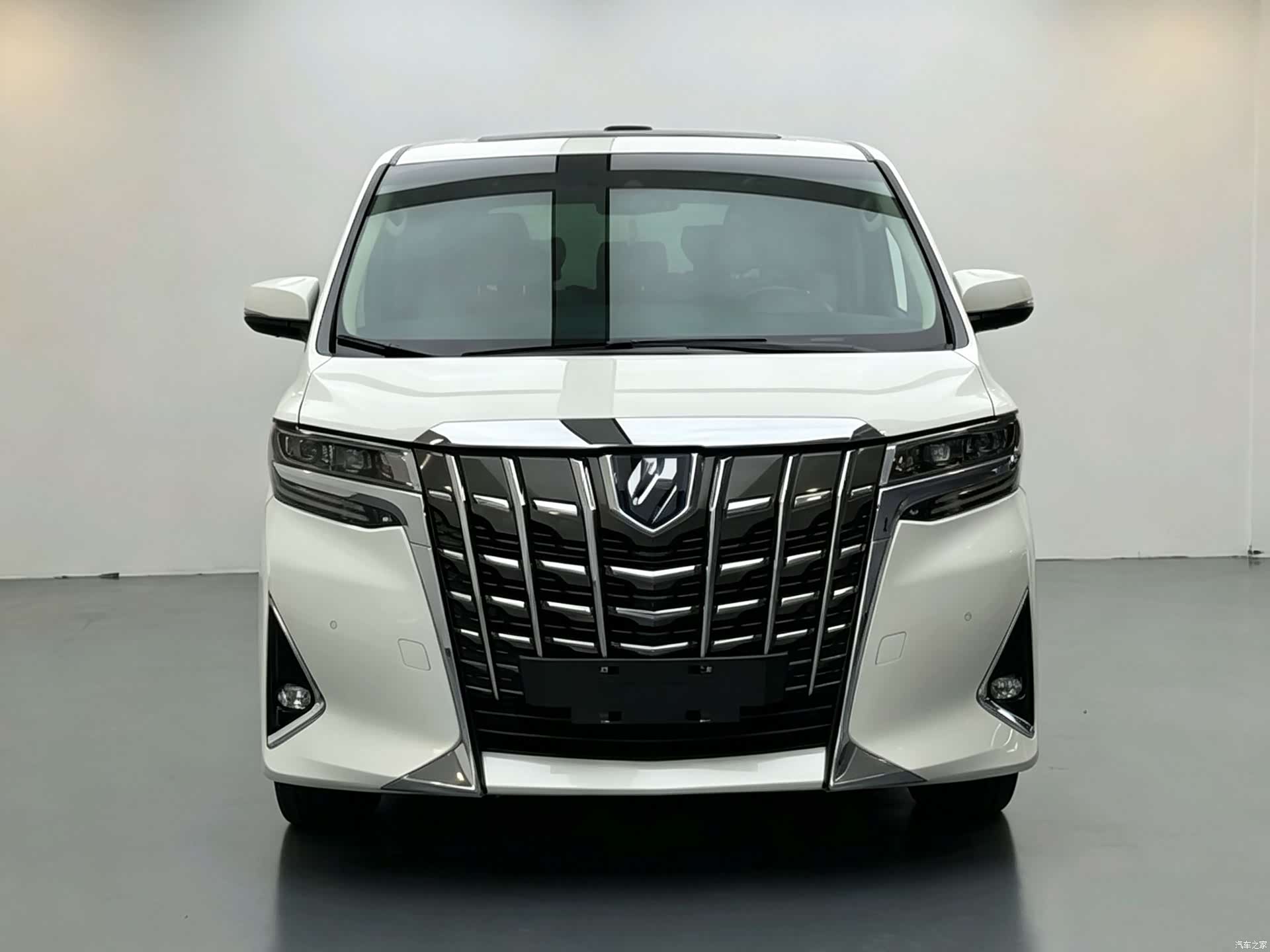 Toyota Alphard, 2021 3