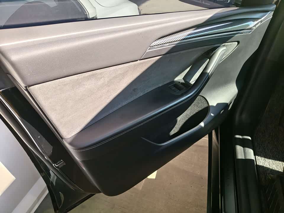 Tesla Model Y Tesla Model Y